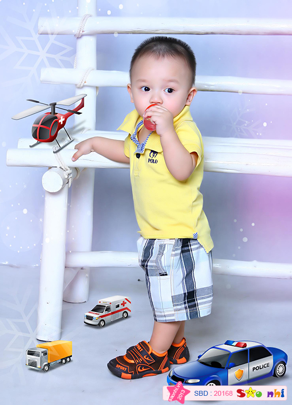 Vừa uống nước vừa chơi máy bay nè