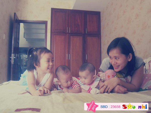 Mẹ con ta cùng điệu nè.