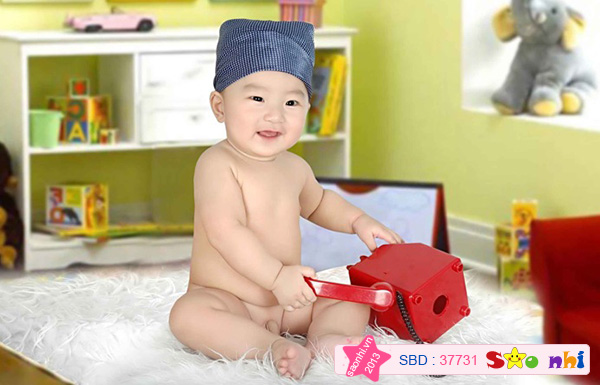 Bé Bùi Gia Khánh