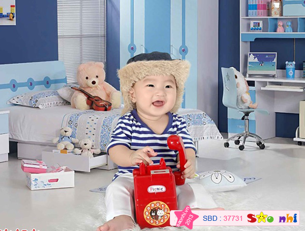 Bé Bùi Gia Khánh