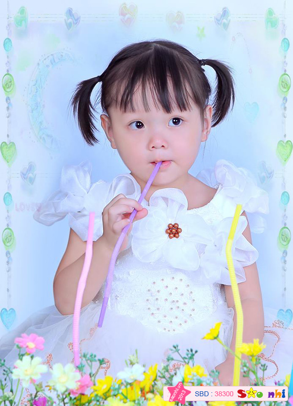 Bé Đinh Gia Nhi