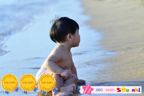 Bé Nguyễn Vũ Linh Đan