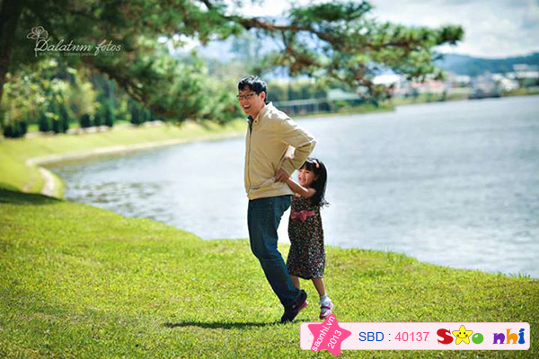 Cùng ba dạo chơi bên bờ hồ dịu mát...