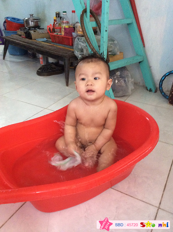 Bé Nguyễn Bùi Duy Bảo