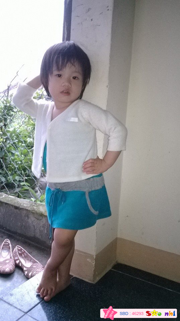 Khánh Thy Tập làm người mẫu