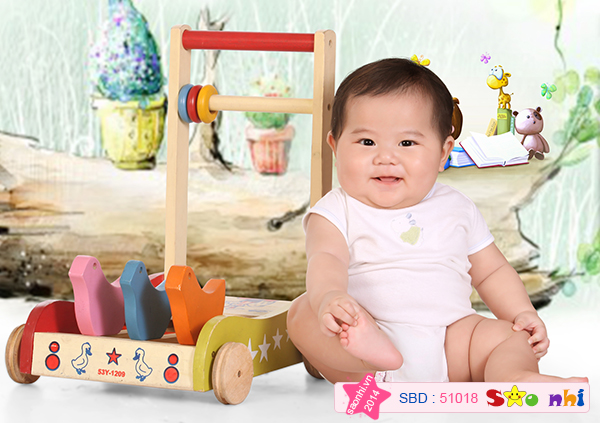 Bé Nguyễn Hoàng Thiên Long