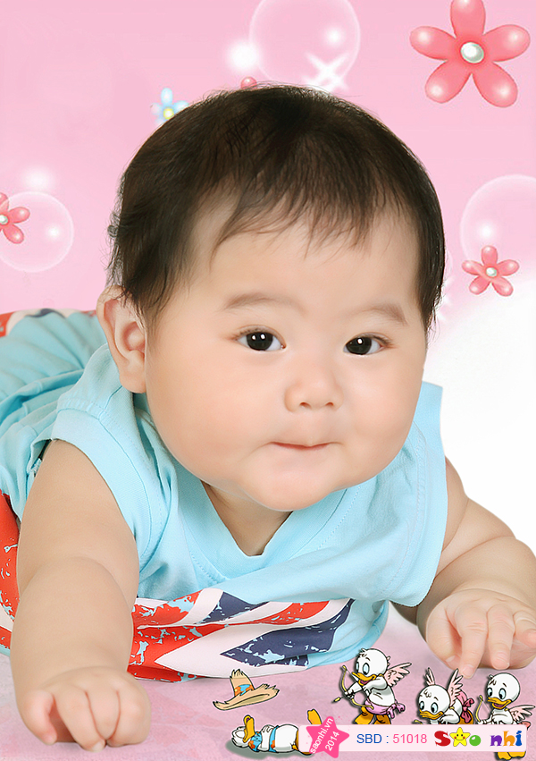 Bé Nguyễn Hoàng Thiên Long