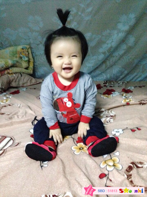 cà rốt 7 tháng đã biết làm điệu khi mẹ chụp hình rồi!!!