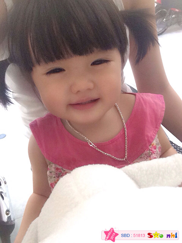 con cười mắt hí luôn !!!