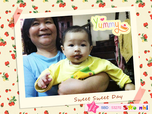 Bé rất thích ăn vặt, thấy ai ăn gì cũng đòi, cũng nhìn với vẻ thèm thuồng:D