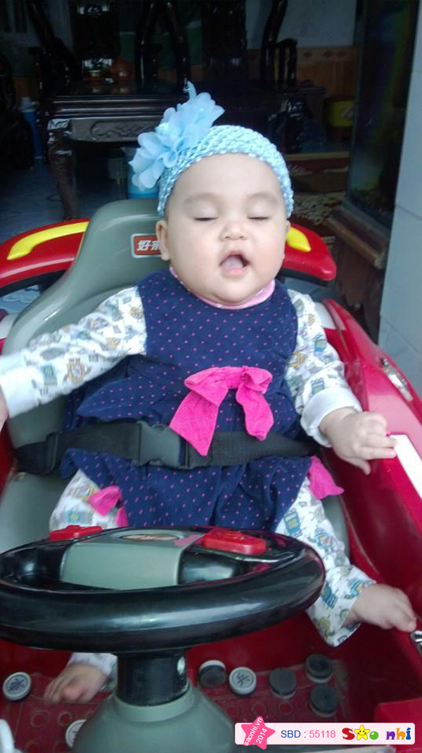 Bé Phạm Trần Gia Linh