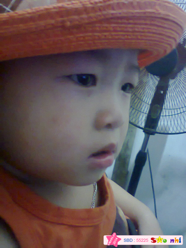 Bé Nguyễn Bách Tùng