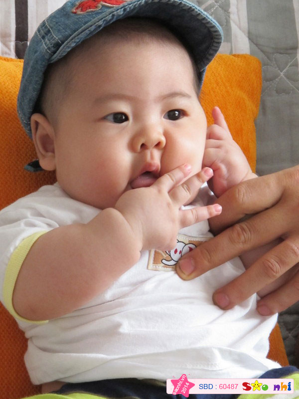 Bố Mẹ đi đâu mà để cu Bin ngóng trông vậy,buồn quá :/ hiu hiu