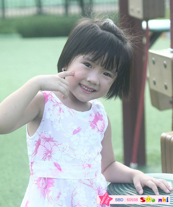 con tạo dáng thật xinh