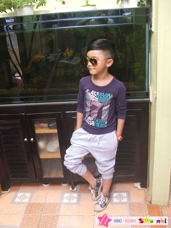 Tony tập làm người mẫu ^^