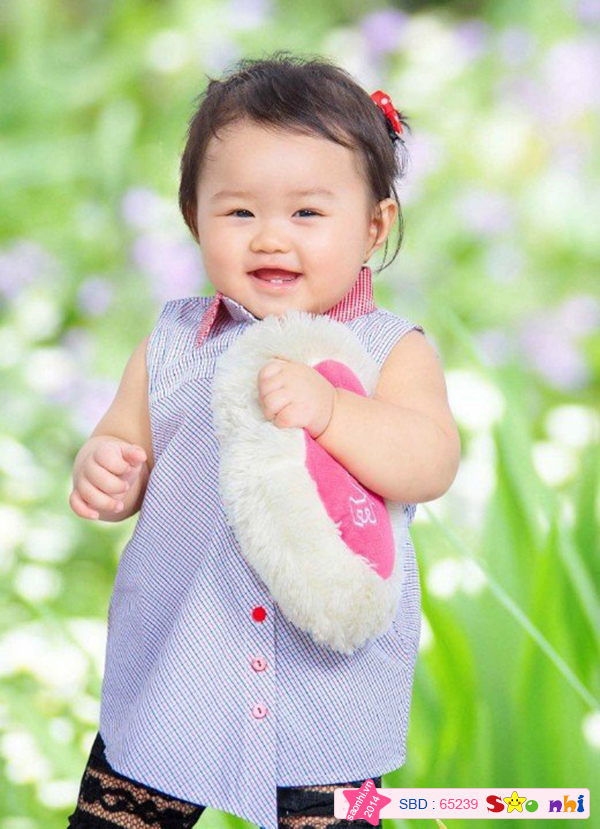 Bé Huỳnh Nguyễn Gia Hân