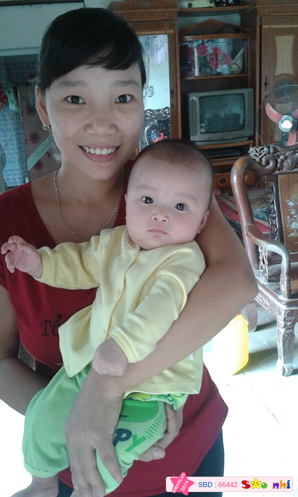Con đã được 3 tháng rui. Đây là ma ma của con!
