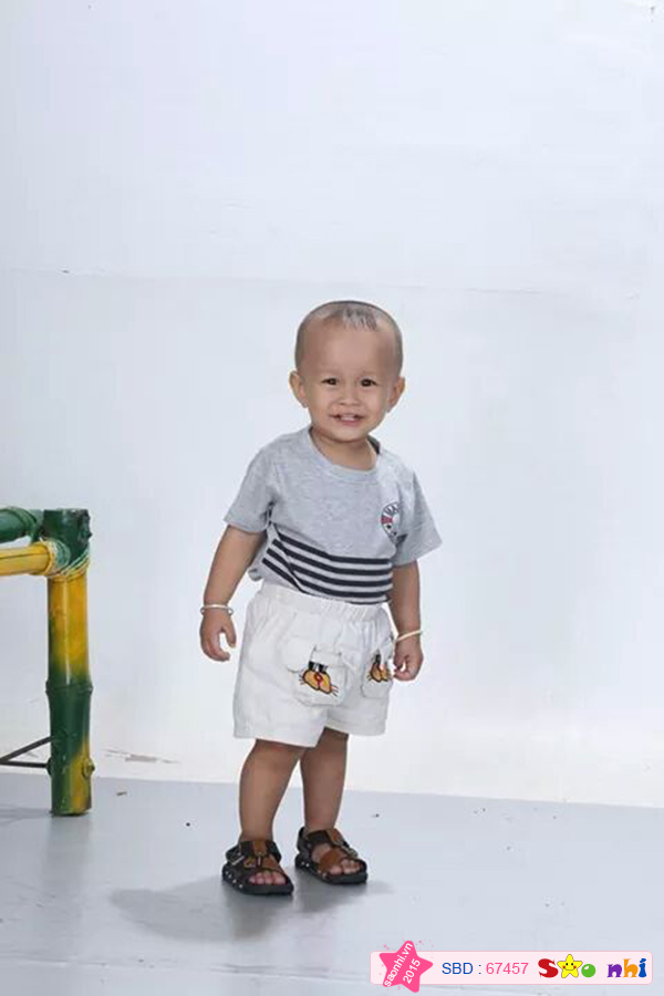 Gia đình bé Quách Thế Vinh