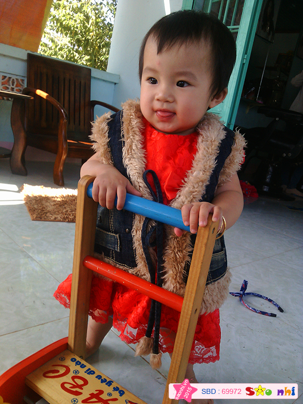 Bé Bùi Khả Hân