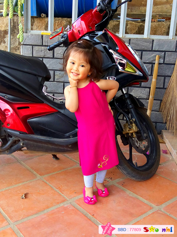 Bé Lê Ngọc Khánh Linh