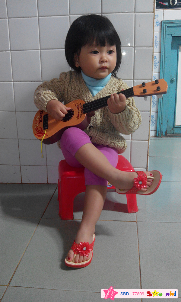 Bé Lê Ngọc Khánh Linh