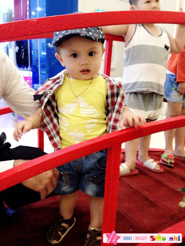 Bé Đinh Trần Gia Bảo