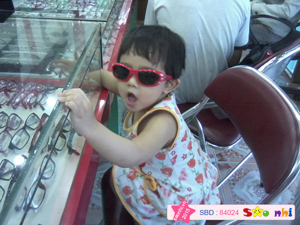 Mắt hính mô đen 