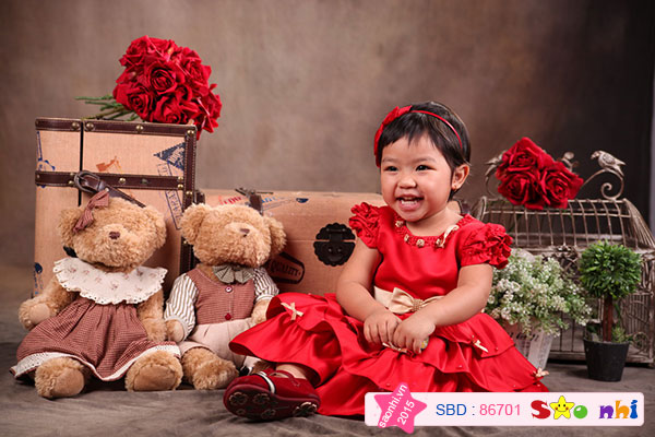 Bé Nguyễn Tường Vy