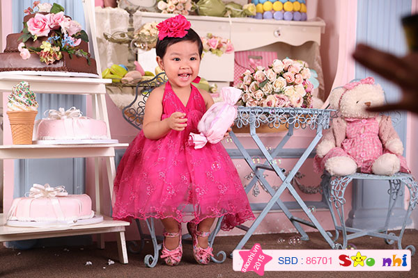 Bé Nguyễn Tường Vy