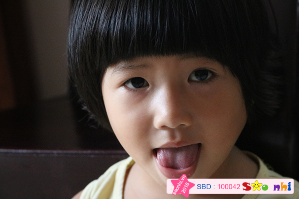 Em tập làm người mẫu ảnh