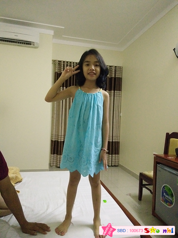 bé Bùi Tường Linh