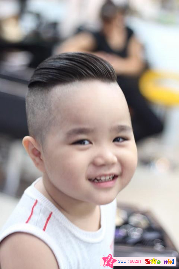 bé Nguyễn Huỳnh Gia Bảo