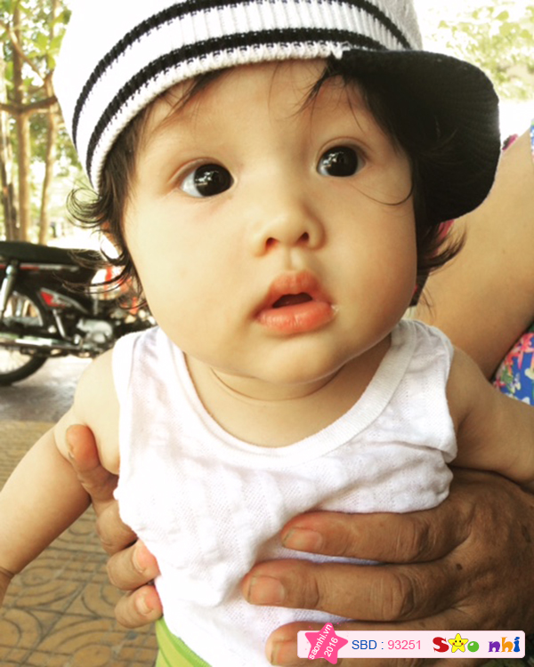 bé Nguyễn Hoàng Gia Vy