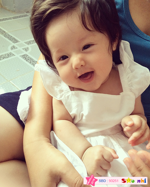 bé Nguyễn Hoàng Gia Vy