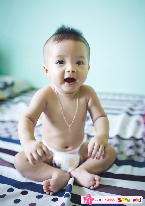 Nóng như thế này cần gì phải mặc hihi
