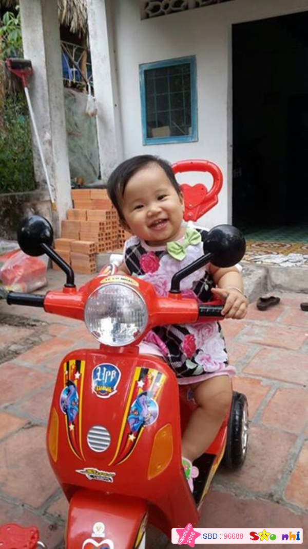 bé Phạm Nguyễn Phương Uyên