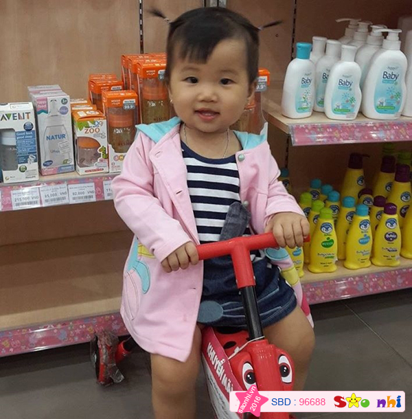 bé Phạm Nguyễn Phương Uyên