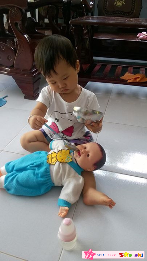 bé Phạm Nguyễn Phương Uyên